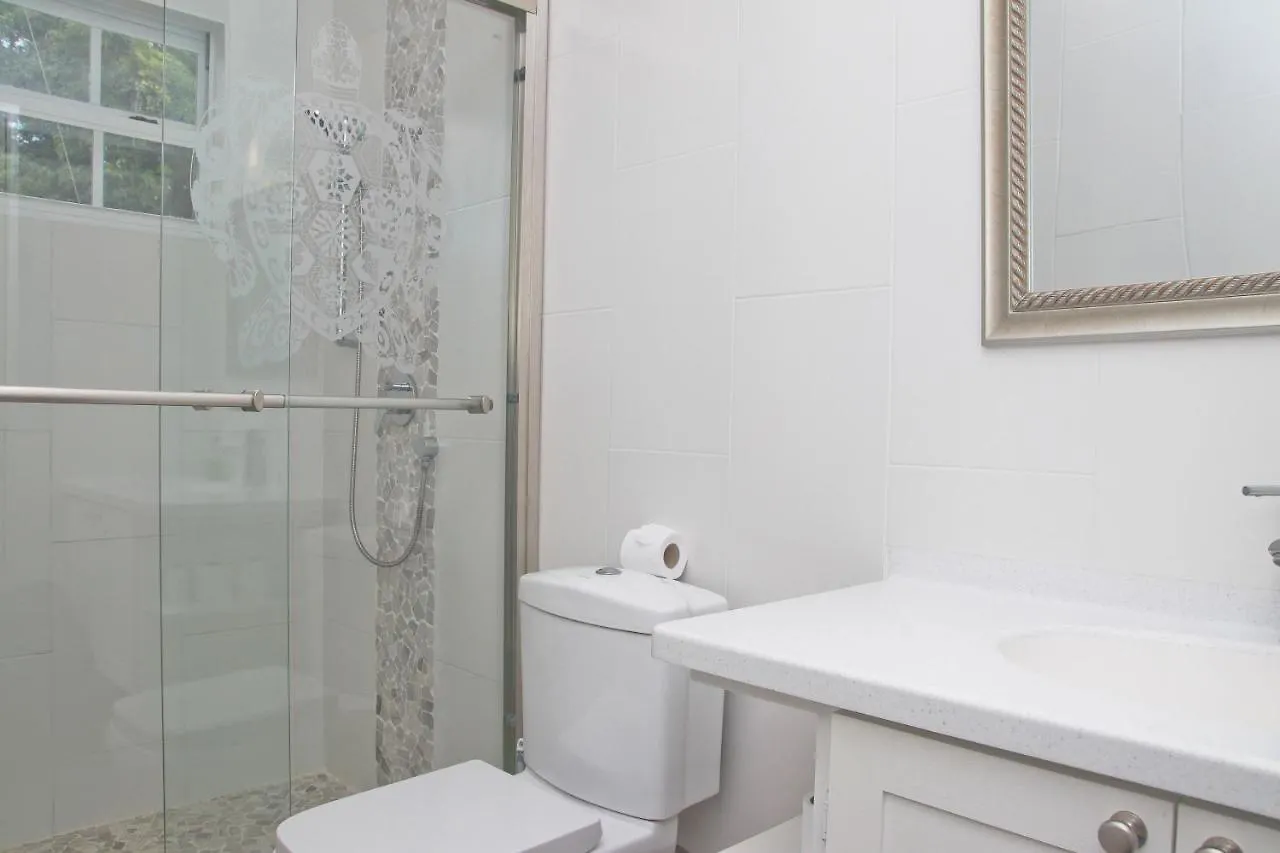 Lush Life Villa Saint James