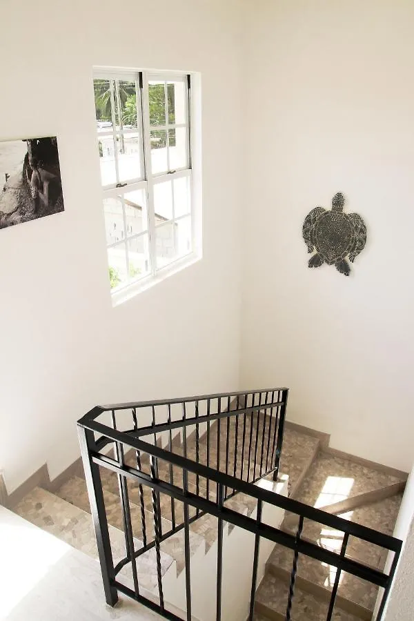 Lush Life Villa Saint James